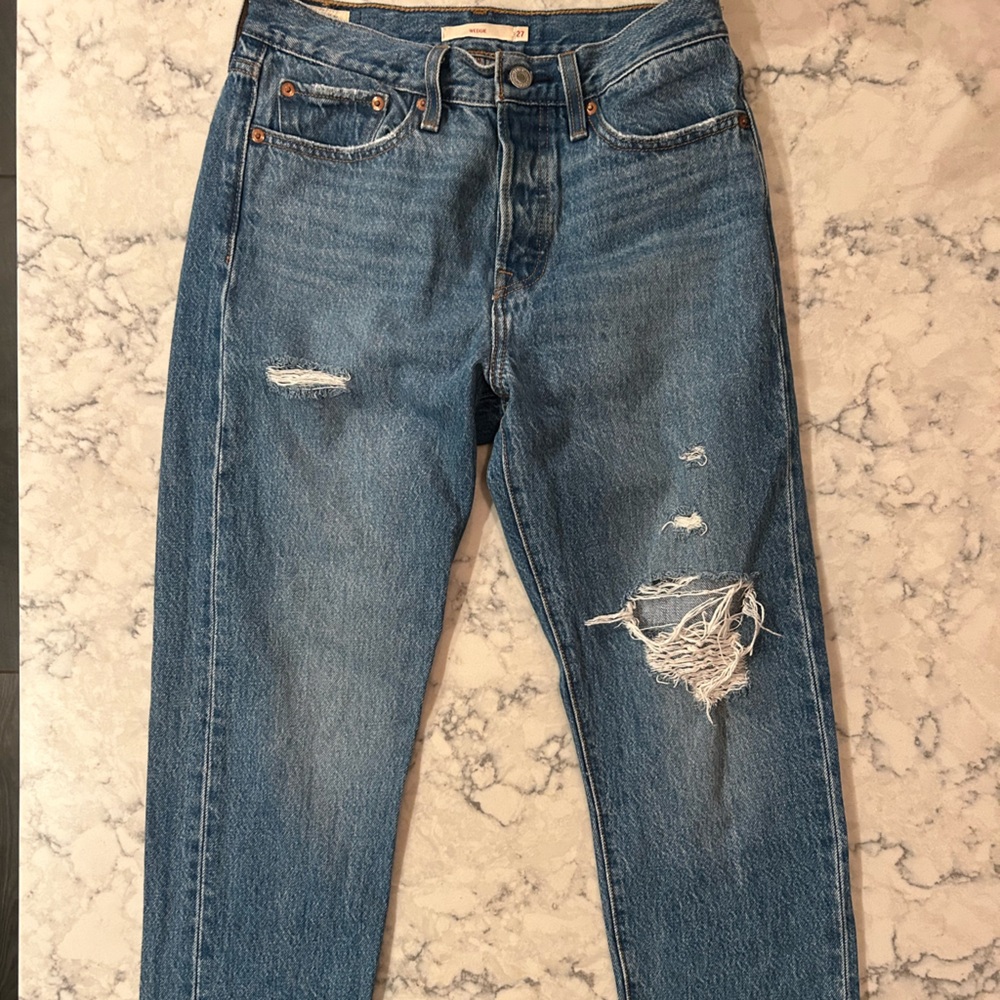 Levi’s button fly Wedgie Jeans Size 27